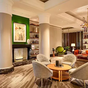 The Ritz-carlton, Otel